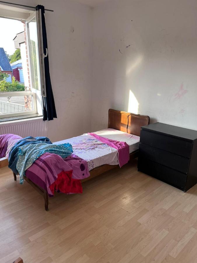 1 Chambre 3 Lit Herstal Exteriör bild